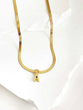 schlangen kette gold mit buchstaben anhänger Lymaja