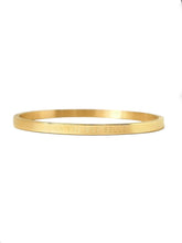 La vie est belle Armreif in gold mit Gravur aus Edelstahl - Lymaja