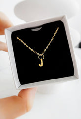 Buchstaben Halskette mit Wunsch Buchstaben in gold aus Edelstahl von Lymaja Jewelry