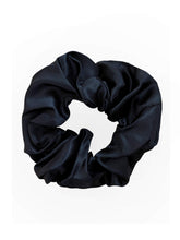 Satin Scrunchie Schwarz aus Polyester für Frauen von Lymaja Jewelry