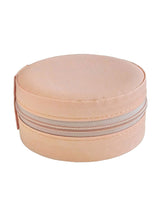 Rundes Pu Leder Schmuckkästchen Organizer für Ringe Ohrringe Halsketten in zartem puder rosa von Lymaja Jewelry