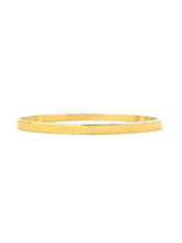 Filigraner Anker Armreif in Gold aus 18k vergoldetem Edelstahl mit feiner Gravur.