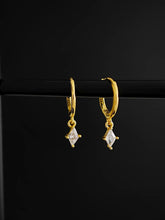 Crystalized Ohrring Hoop mit Zirkon Anhänger in gold aus 925 Sterling Silber für Frauen von Lymaja Jewelry