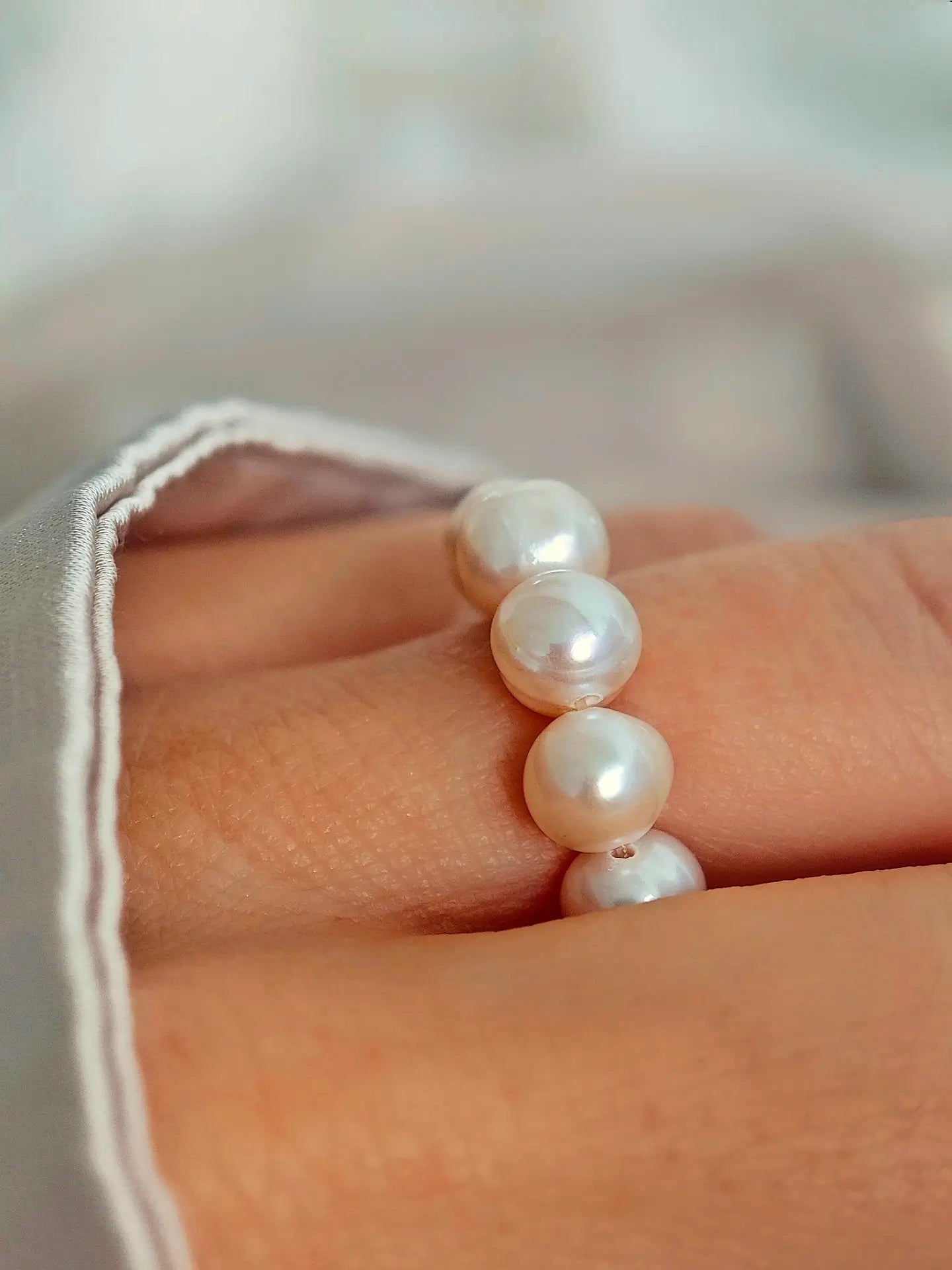 Handgemachter Perlenring aus großen Süßwasserperlen - Lymaja