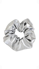 Metallic Scrunchie Silber Haargummi für Frauen von Lymaja Jewelry