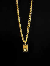 Feine 3mm Panzerkette aus goldenem Edelstahl mit Buchstabenanhänger