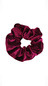 Samt Scrunchie Bordeaux Rot farbener weicher Haargummi für Frauen von Lymaja Jewelry