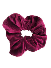 Samt Scrunchie in Weinrot – Eleganter Haargummi aus rotem Stoff