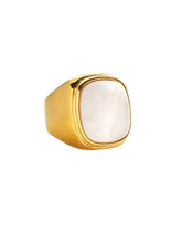 Grosser gold Ring mit einer Muschel Perlmutt Oberfläche