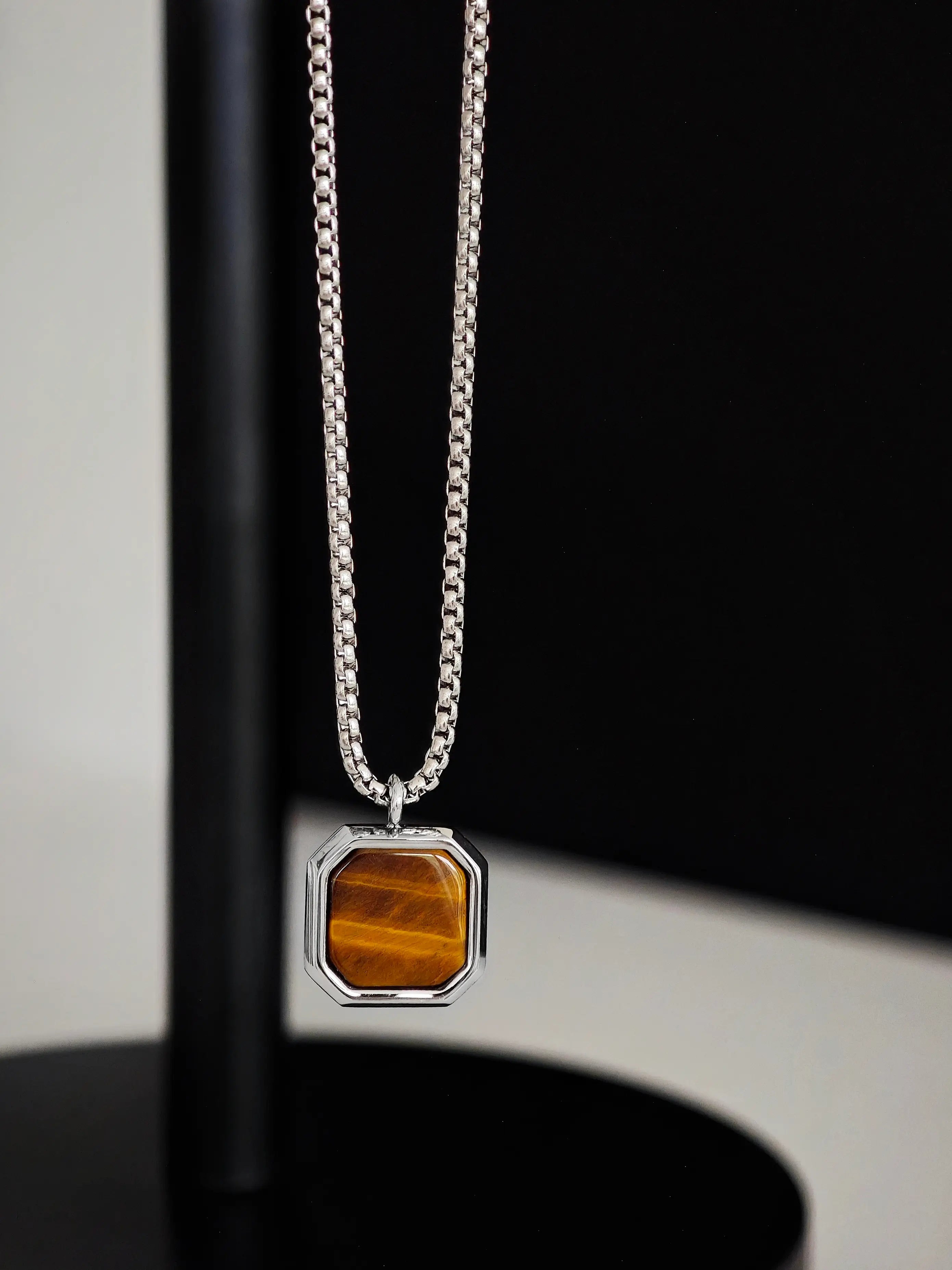 Silber Halskette mit Anhänger aus echtem Tigerauge im Oktagon-Schliff