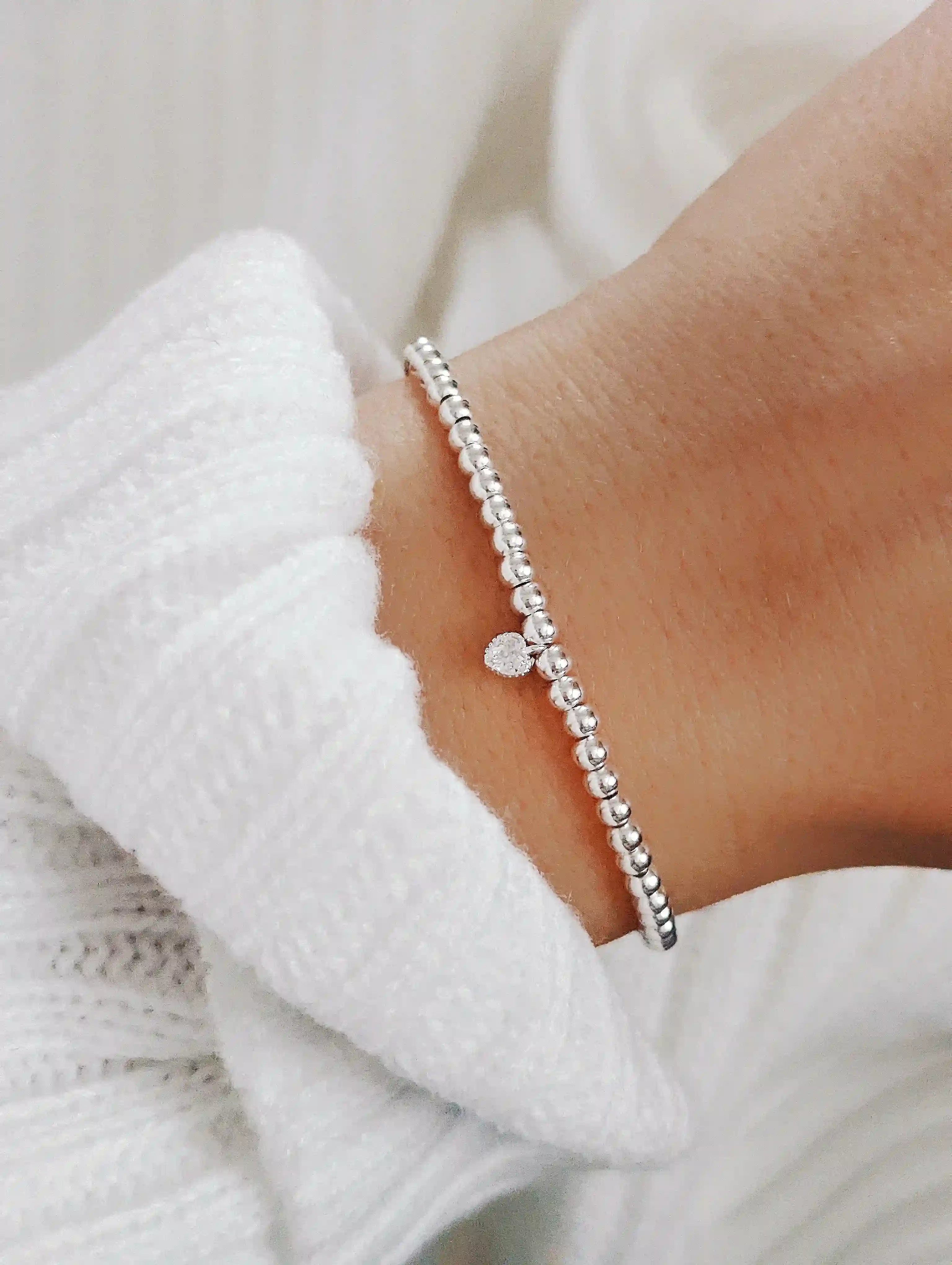 925 Silber Perlenarmband mit Zirkon Herzanhänger von Lymaja