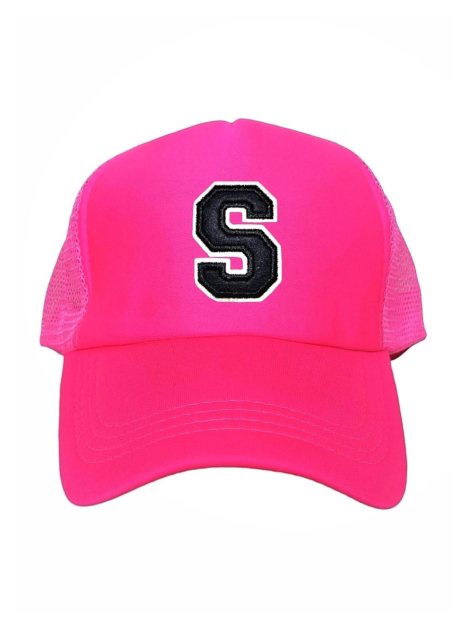 Buchstaben Cap Pink mit Initial in Trucker Baseball Style von Lymaja