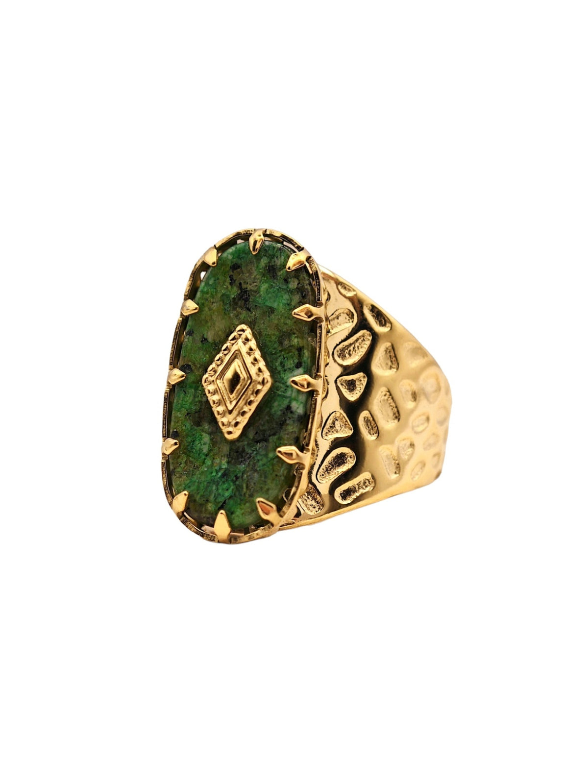 Green Indian Ring mit grünem Stein und orientalischen Look in gold und verstellbar von Lymaja Jewelry