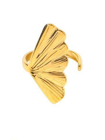 Lymaja Big Shell Ring in gold mit einer großen Muschel