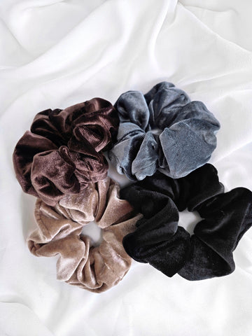 Lymaja Samt scrunchie Haargummi Set in marineblau hellgrau braun beige und schwarz