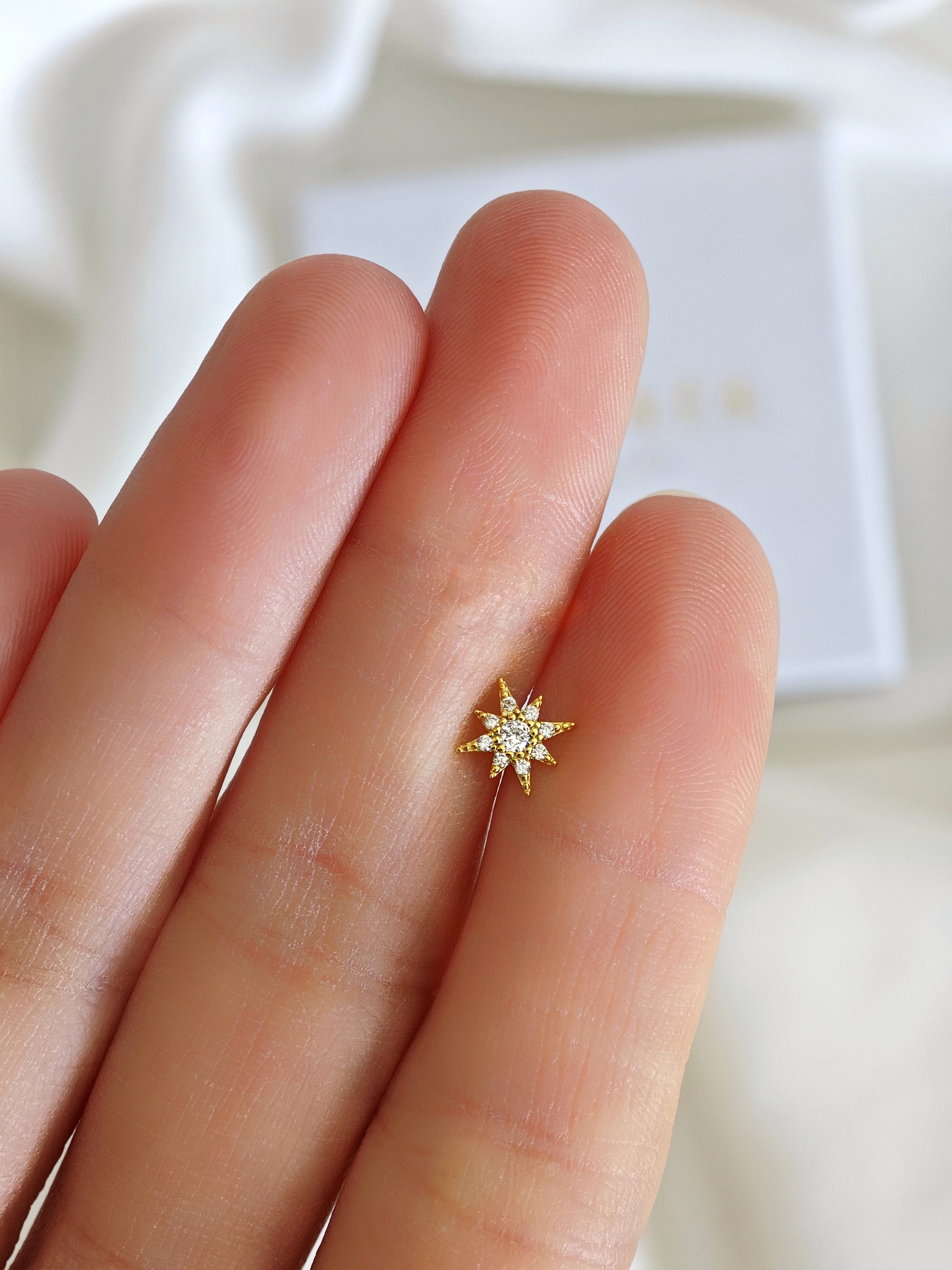 Stern Piercing Ohrstecker - Main Image