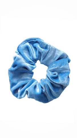 Samt Scrunchie in Baby Hellblau weicher Haargummi von Lymaja Jewelry 