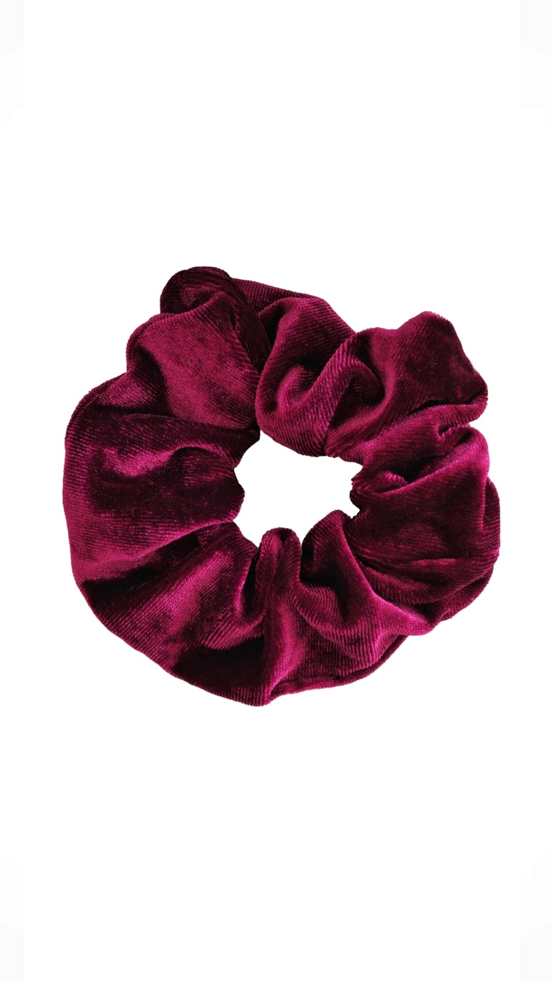 Samt Scrunchie Bordeaux Rot farbener weicher Haargummi für Frauen von Lymaja Jewelry 