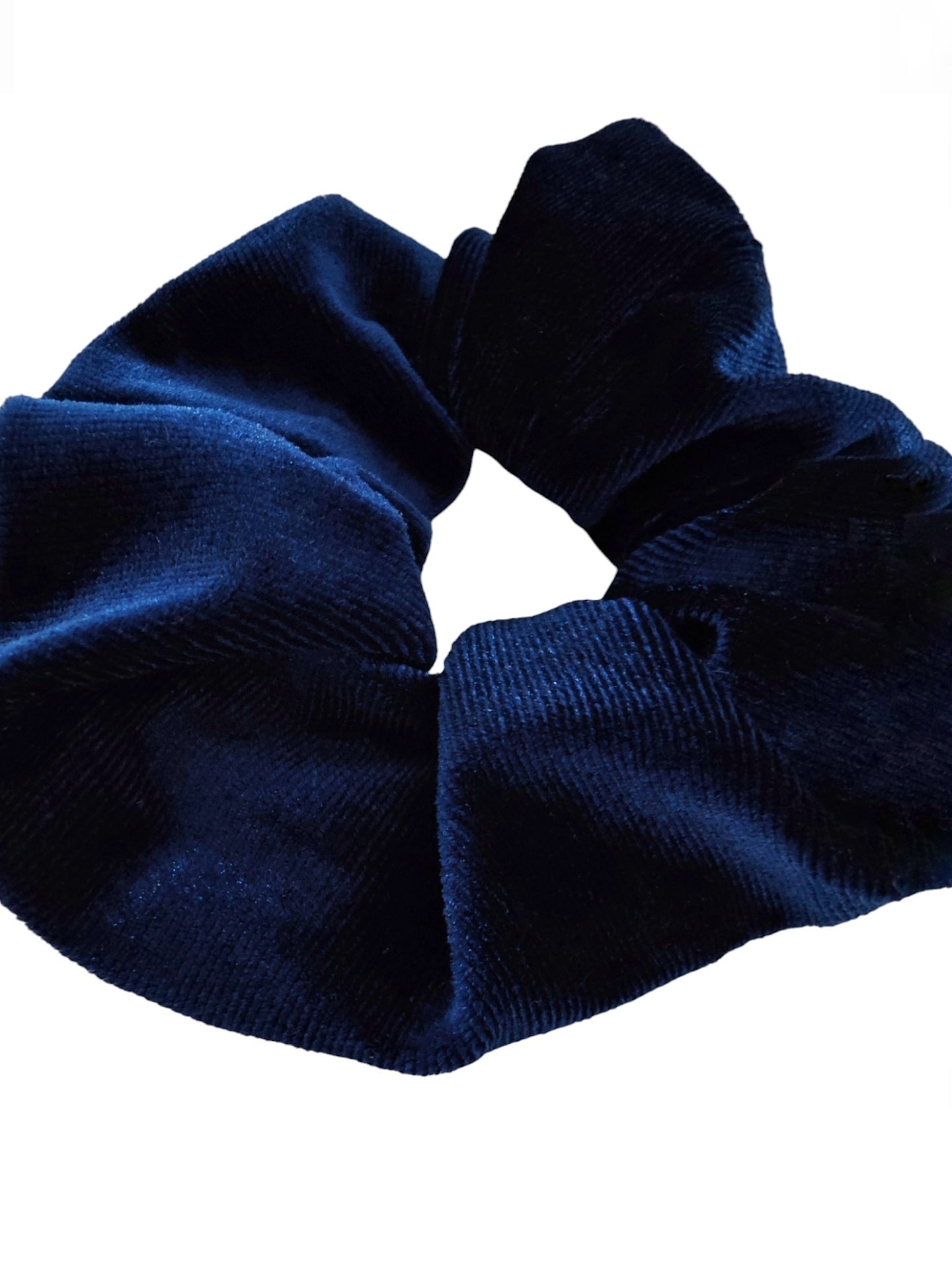 Samt Scrunchie Haargummi in dunkelblau Haaraccessoires für Frauen von Lymaja Jewelry 