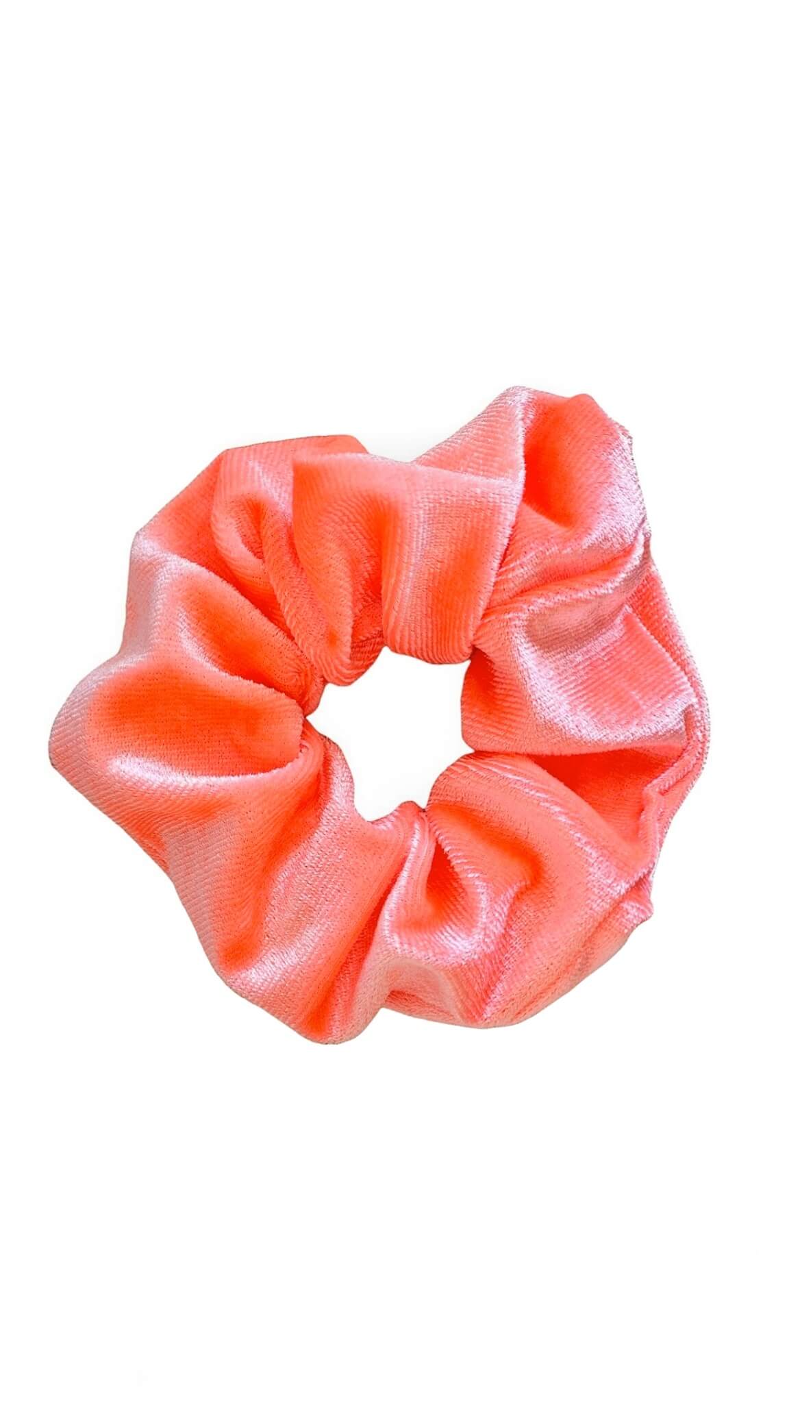 Samt Scrunchie in Koralle Orange Neon Farbe Haaraccessoires für Frauen von Lymaja Jewelry