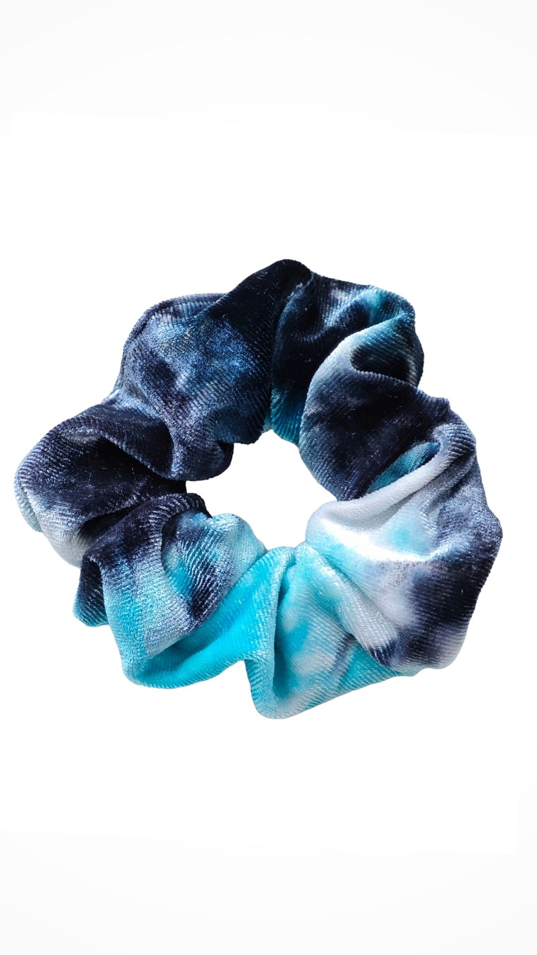 Samt Scrunchie in Meerblau Hellblau und dunkelblauer Haargummi von Lymaja Jewelry 