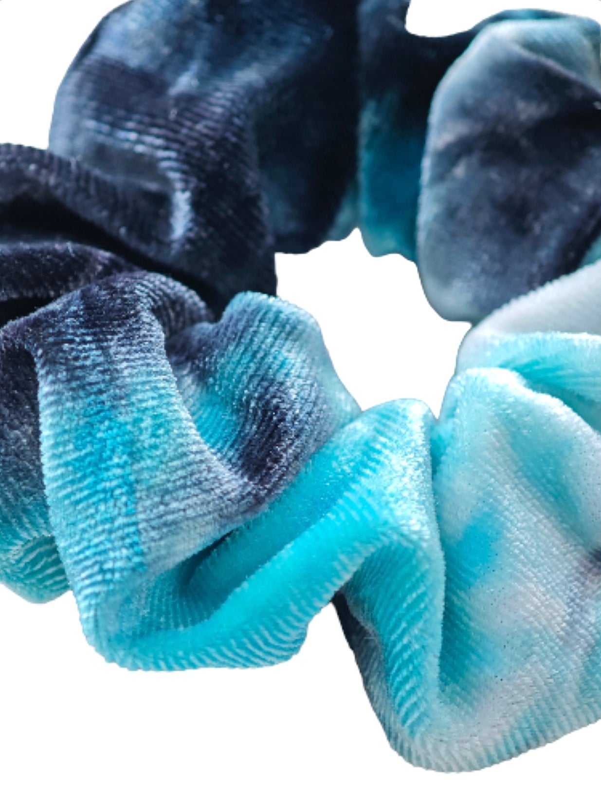 Samt Scrunchie in Meerblau Hellblau und dunkelblauer Haargummi von Lymaja Jewelry 