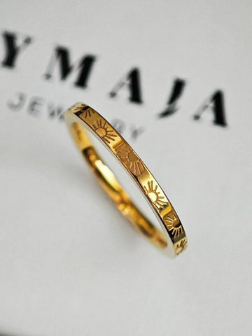 Sunny Sonnen Ring in gold aus 18k Edelstahl von Lymaja Jewelry 