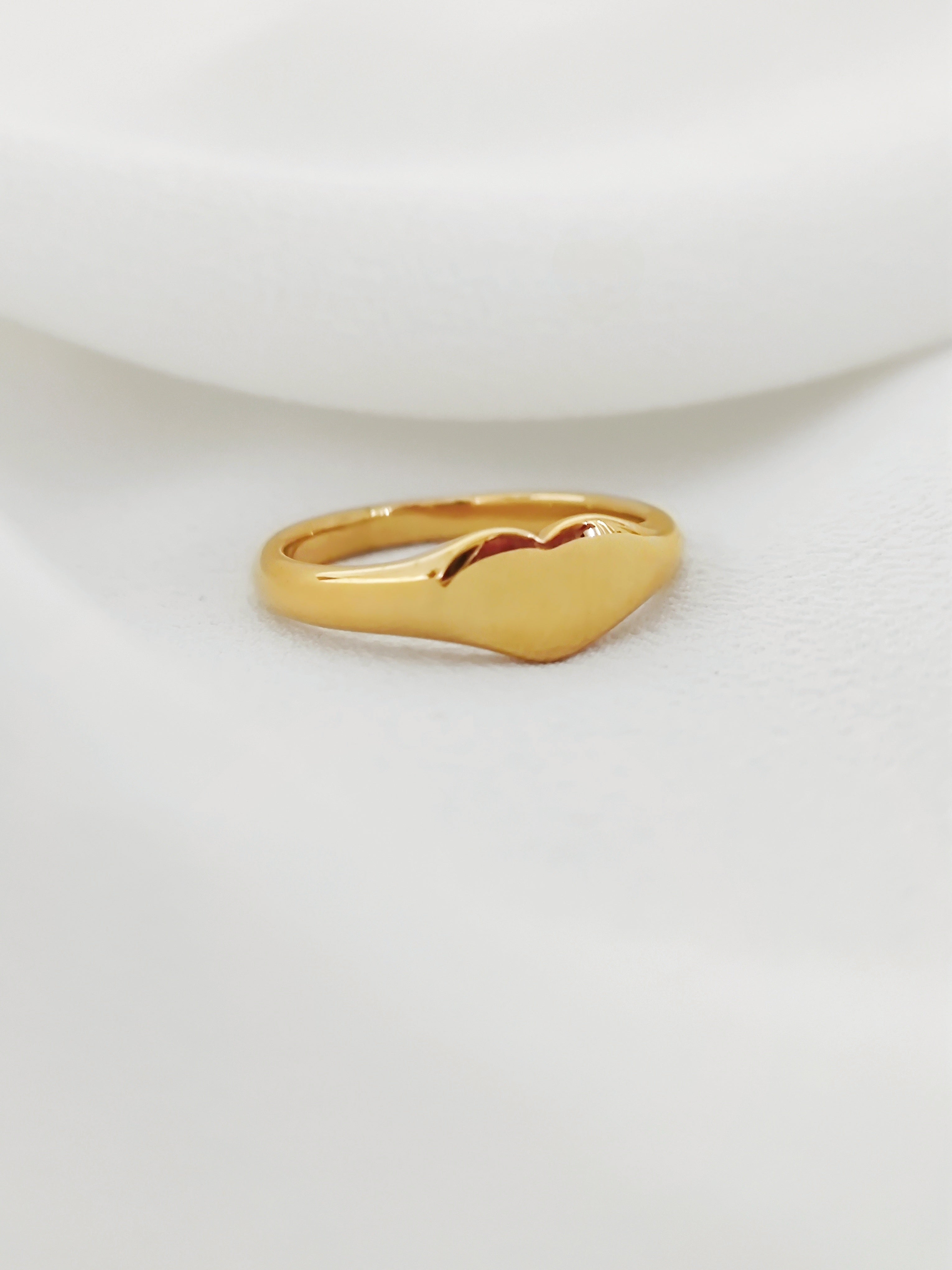 Yeona Herz Ring in gold von Lymaja