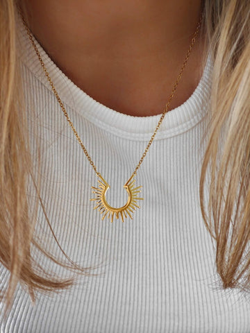 Ayla Sonnen Halskette – Halbsonnen-Anhänger aus 18k vergoldetem Edelstahl - LYMAJA
