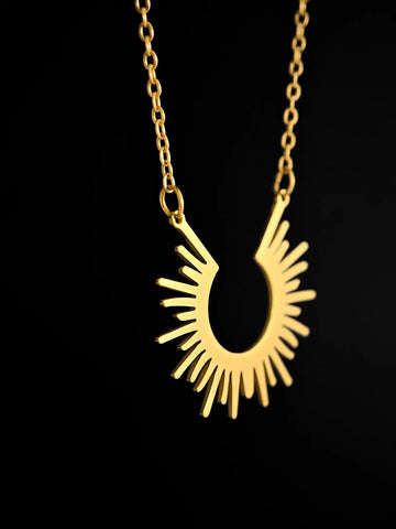 Ayla Sonnen Halskette – Halbsonnen-Anhänger aus 18k vergoldetem Edelstahl - LYMAJA