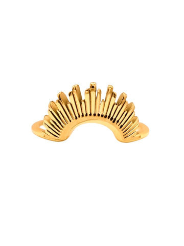Goldener Ring mit halber Sonne, die Sonnenstrahlen sind unterschiedlich groß
