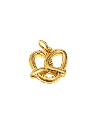 Goldener Brezel Charm Anhänger aus 18K vergoldetem Edelstahl als Trachtenschmuck fürs Oktoberfest.