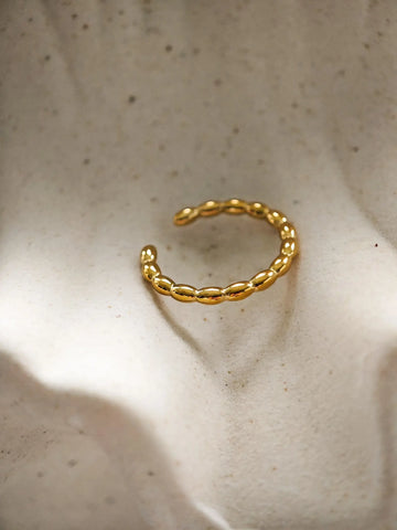 Bubble Ring in Gold aus 18K vergoldetem 316L Edelstahl als filigraner Kugelring von LYMAJA