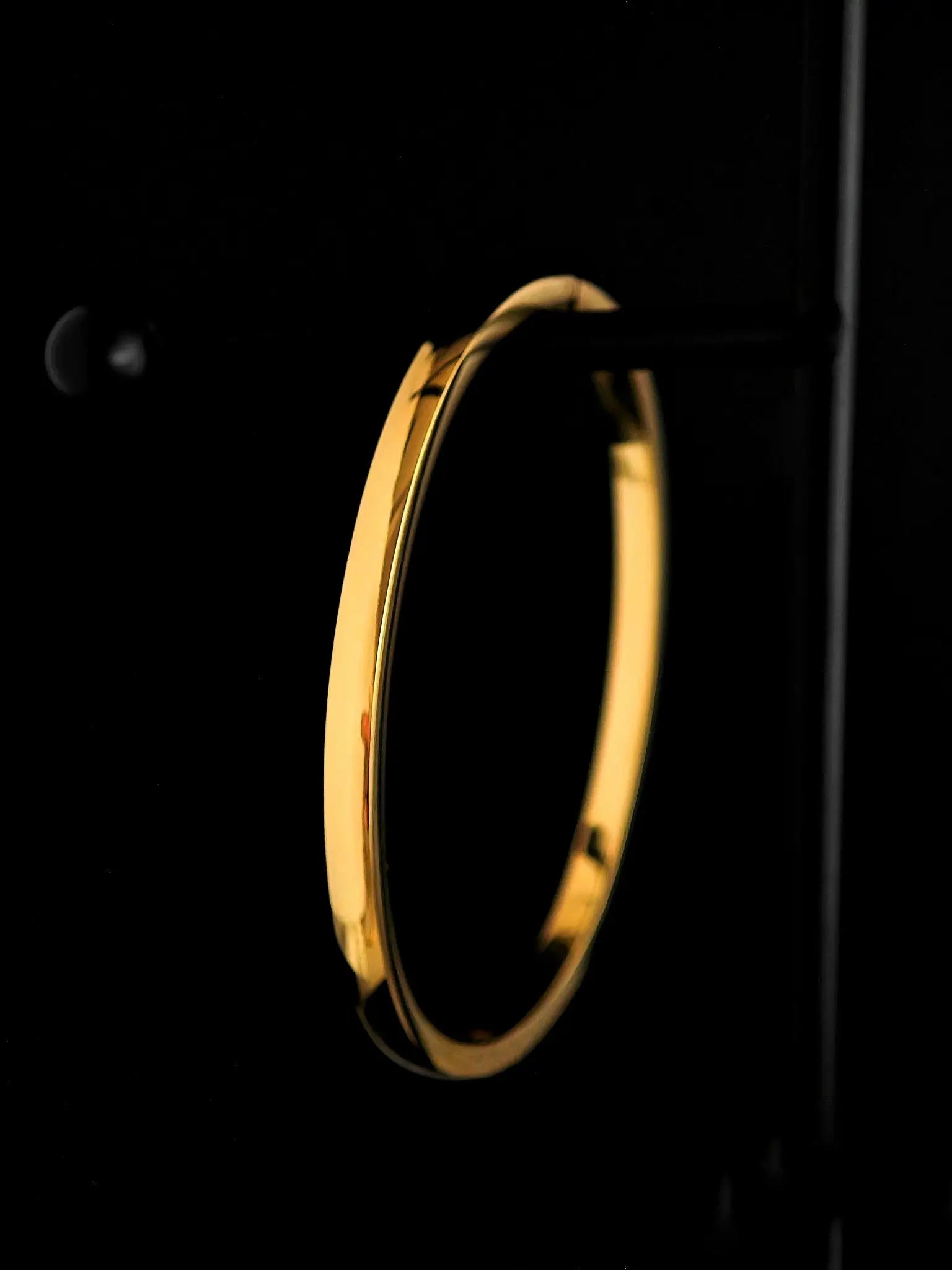 Classy Armreif aus 18K vergoldetem Edelstahl, wasserfest, schlicht & elegant ohne Gravur -  LYMAJA