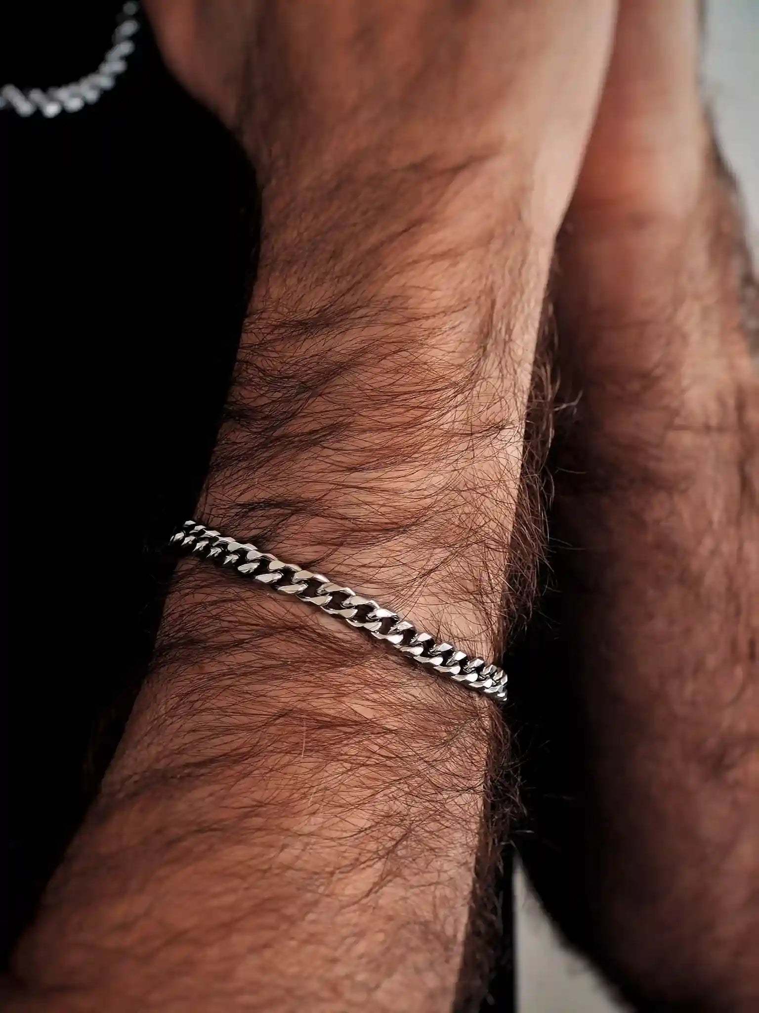 Silbernes Cuban Link Armband für Männer aus wasserfestem Edelstahl