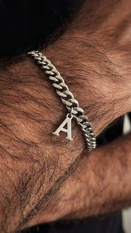 silbernes Cuban Link Buchstaben Armband für Herren mit 10mm Wunschbuchstabe von LYMAJA