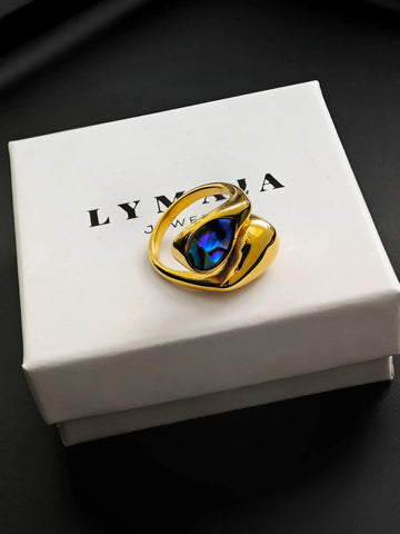 Laguna Pearl Drop Ring in Gold aus 18K vergoldetem 316L Edelstahl von LYMAJA