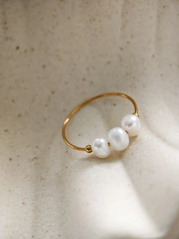 Marea Pearl Ring in Gold mit 3 großen Süßwasserperlen – LYMAJA