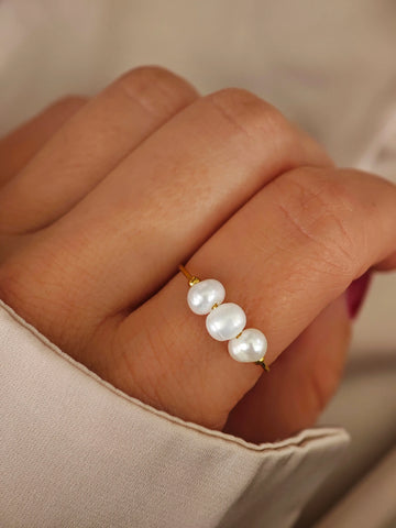 Marea Pearl Ring in Gold mit 3 großen Süßwasserperlen – LYMAJA