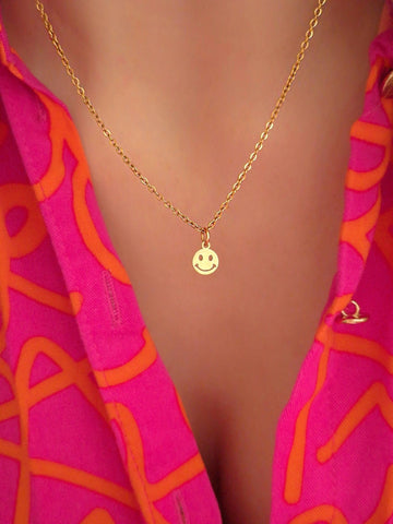 Mini Smiley Charm Hasketten Anhänger in gold für Frauen aus Edelstahl von Lymaja Jewelry