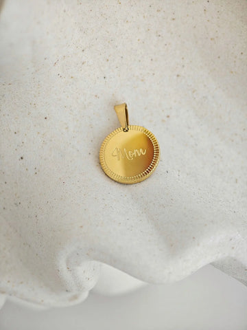 Mom Coin Chain mit graviertem Mom Anhänger aus Edelstahl in Gold - LYMAJA