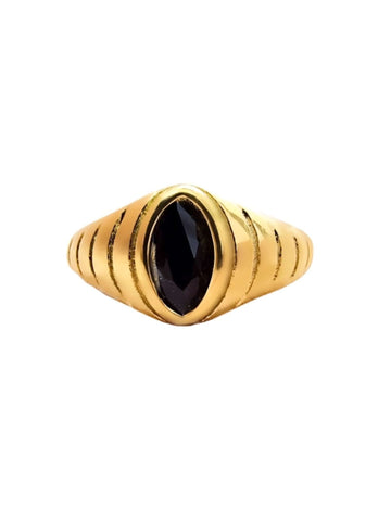 Aura Black Ring mit schwarzen Stein aus 18k vergoldeten Edelstahl von Lymaja Jewerly