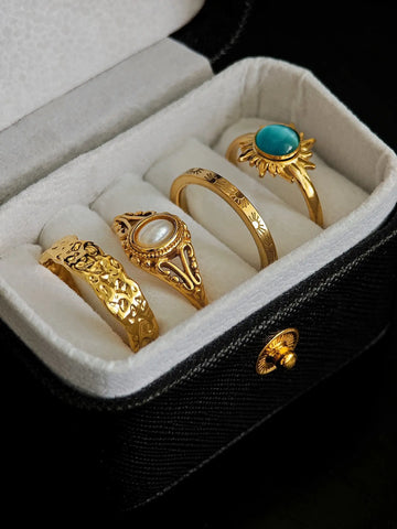 Kleine tragbare Ring Box Black aus schwarzem Pu Leder für Ringe von Lymaja Jewelry