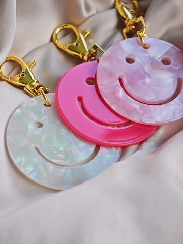 3 Smiley Schlüsselanhänger aus Acryl mit Gold-Karabiner von LYMAJA 
