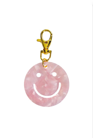 Rosa Perlmutt Smiley Schlüsselanhänger aus Acryl mit Gold-Karabiner von LYMAJA 