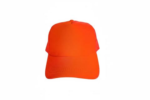 Orange Trucker Cap für Frauen als klassische Baseball Cap mit gebogenem Schirm