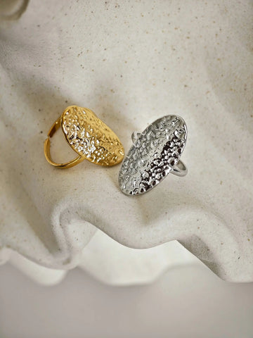 Gehämmerter Siegelring in Gold und silber – massiver, verstellbarer Statement-Ring